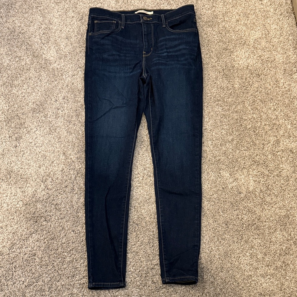Levi’s 720 High Rise Skinny Jean